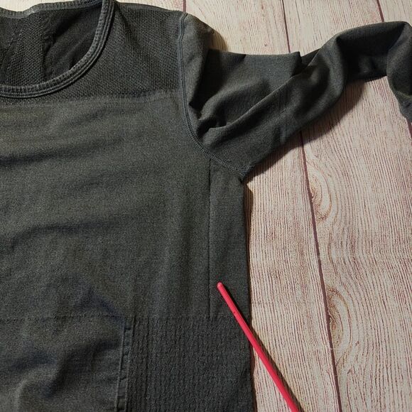 Fabletics Eureka Fitted Seamless Crew Neck Top sz L - Picture 12 of 12